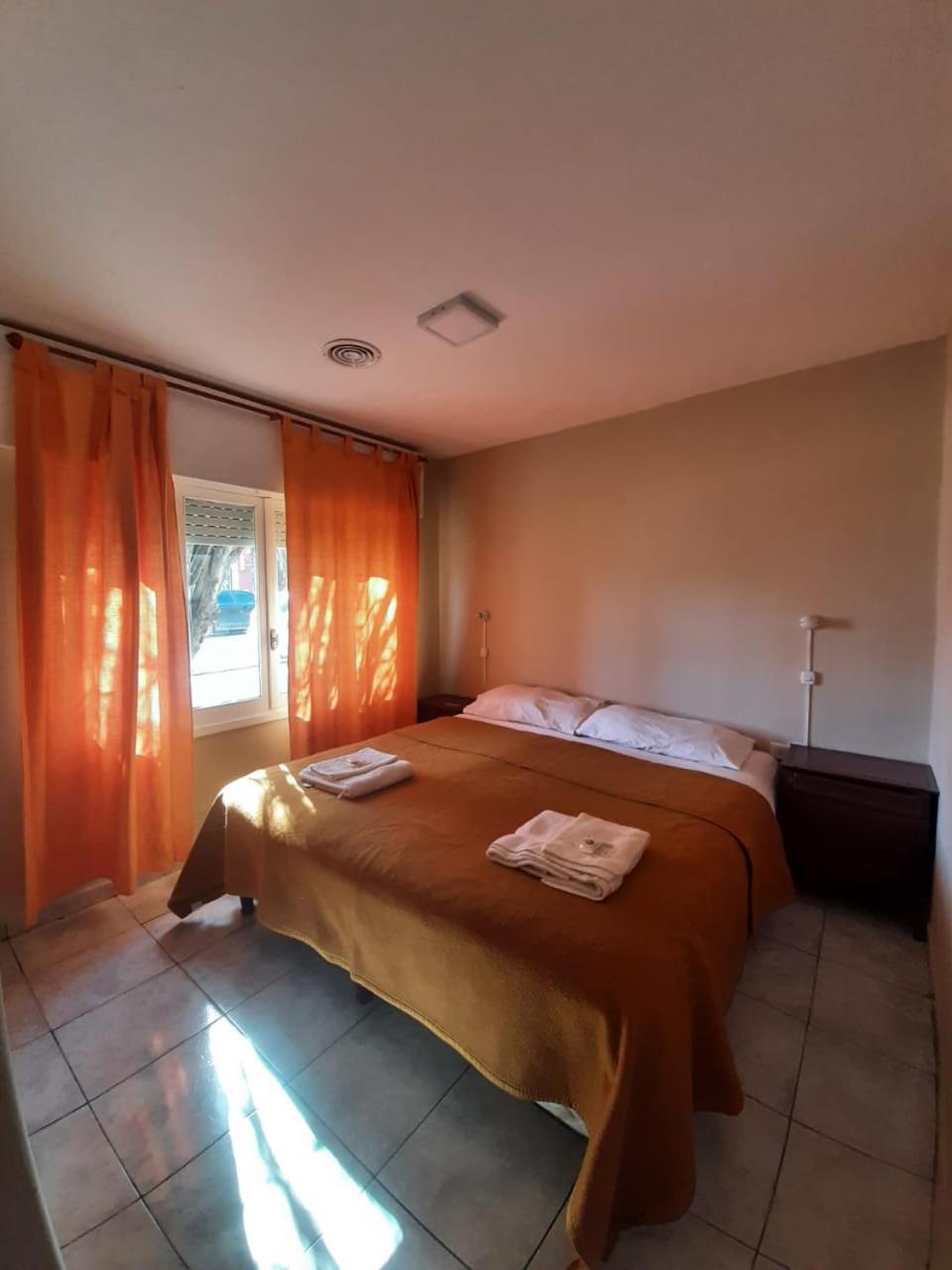 Hostel Danny El Calafate Exterior photo