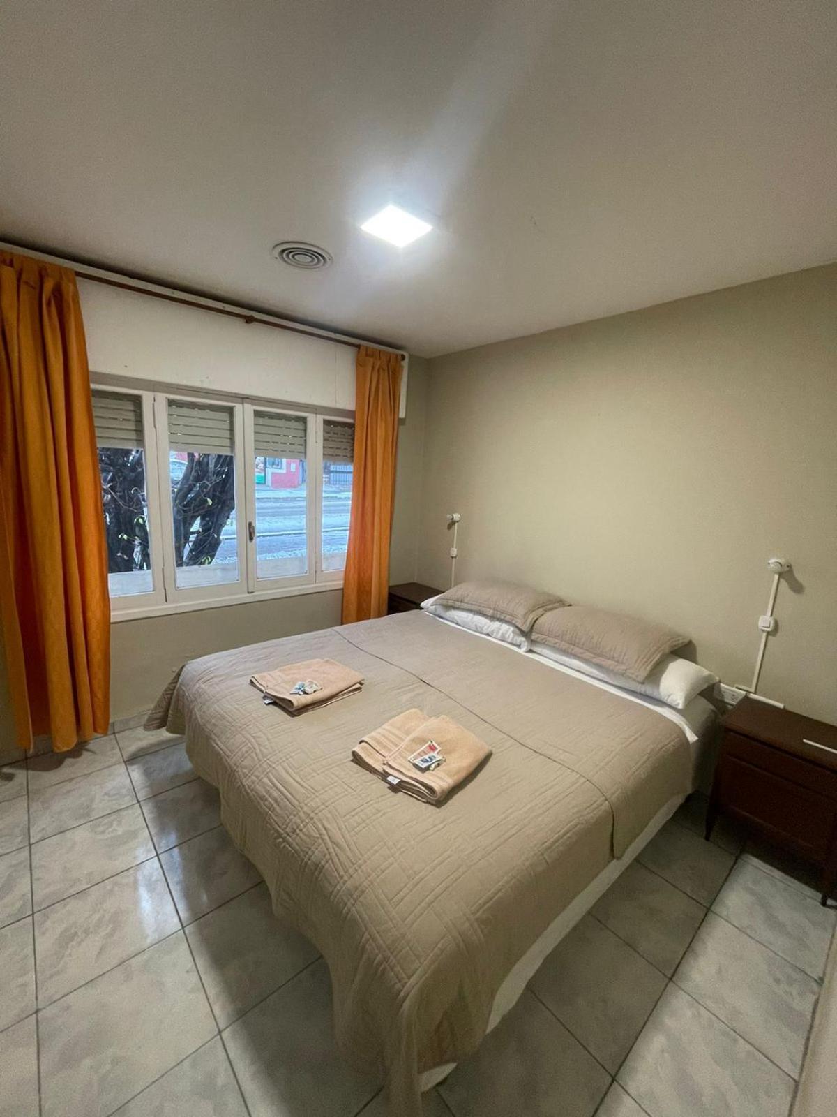 Hostel Danny El Calafate Exterior photo